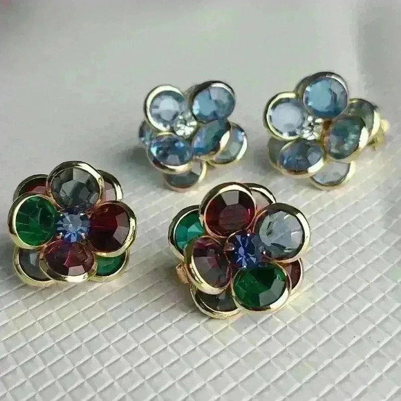 2/$85 Vintage Gold-toned colorful 3D crystal flowers clip on earrings bundle - Picture 3 of 11